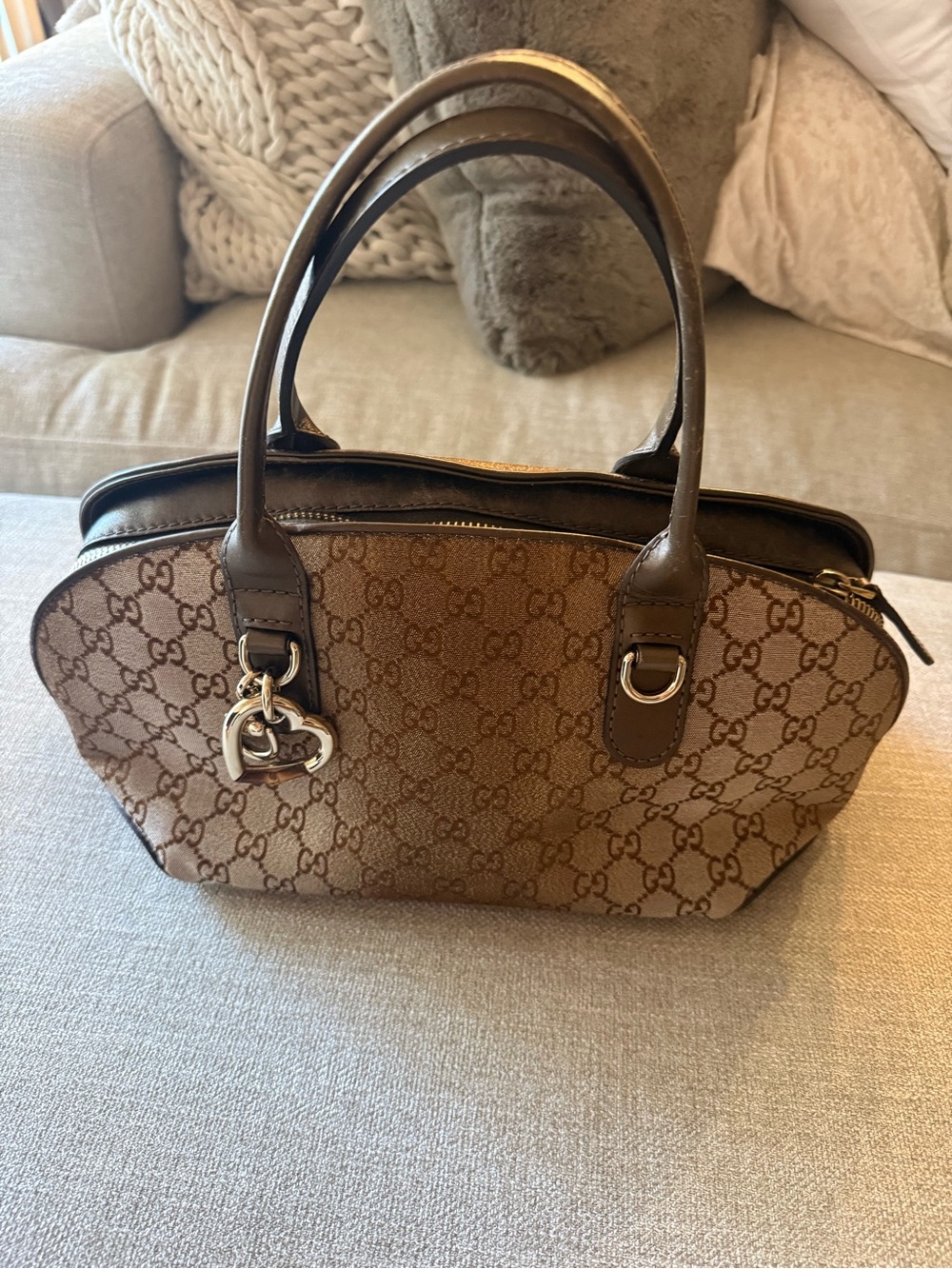 GUCCI Beige Metallic GG Canvas Heart-Bit Handbag - Picture 2 of 10